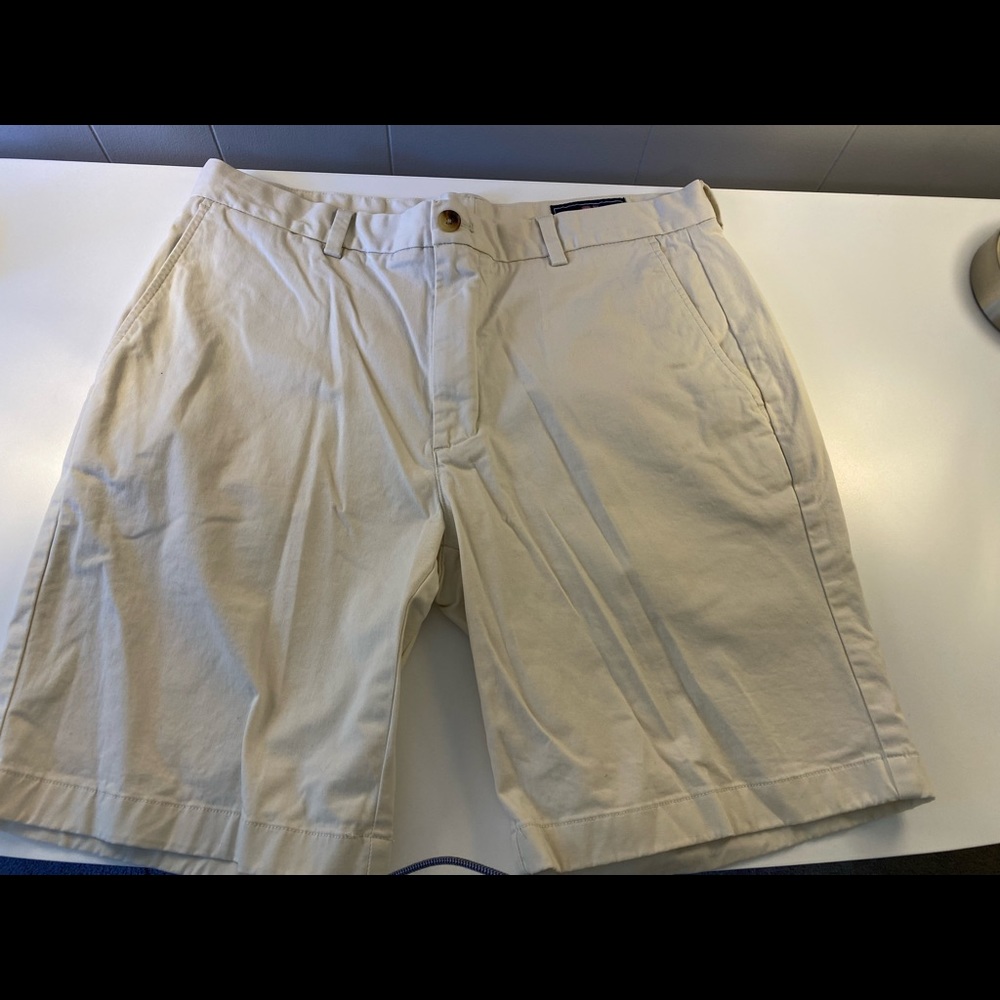 *LIKE NEW* Men’s Vineyard Vine Shorts
